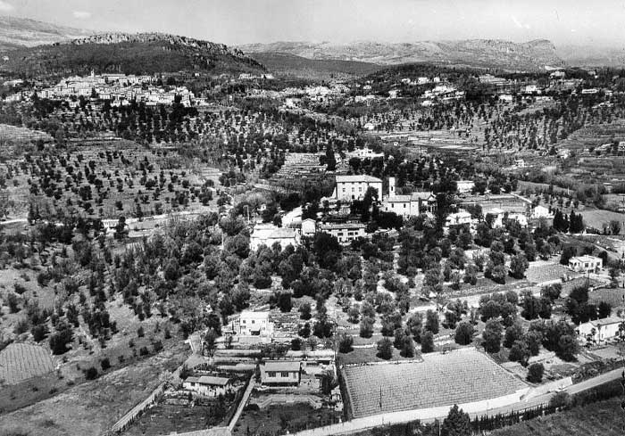 Aerial view of Opio & Chateauneuf